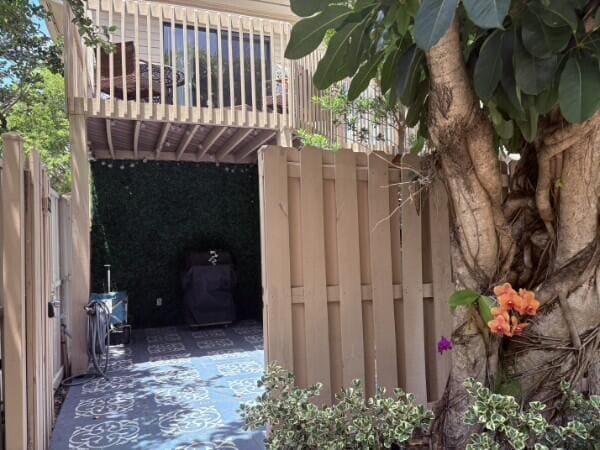 Building Photo - 600 Executive Center Dr