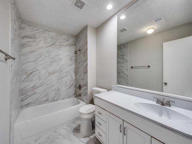 Building Photo - 2623 Summertree Dr