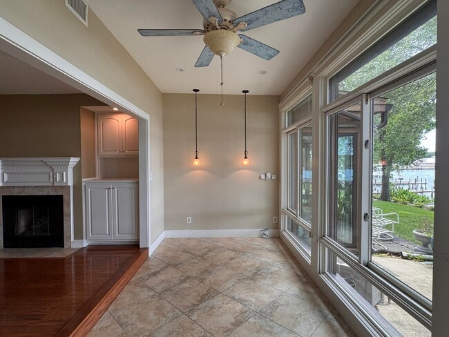 Building Photo - 806 Regatta Dr