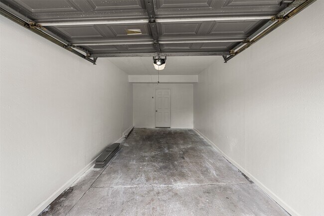 Building Photo - 9005 Gabriel St