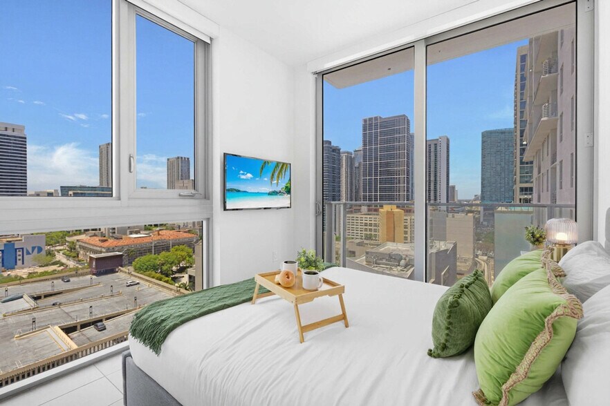 Building Photo - 227 NE 2nd St