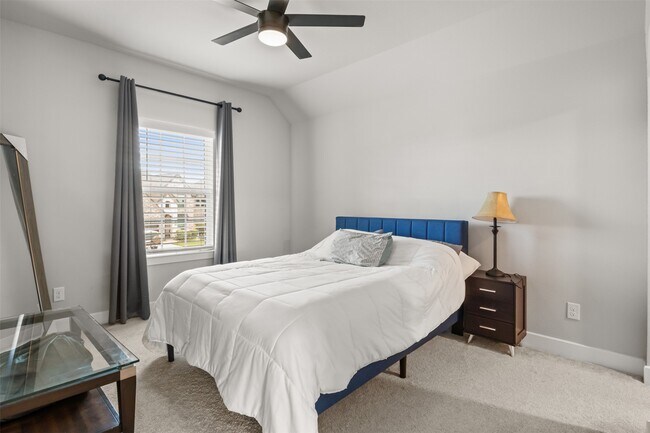 Building Photo - 3017 Broadhaven Dr