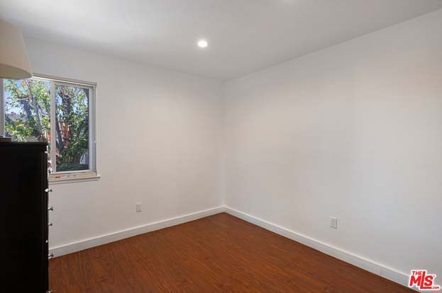 Building Photo - 2230 N Indian Canyon Dr