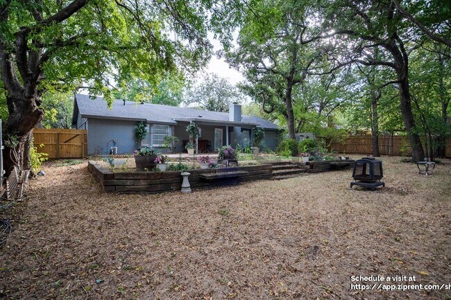 Building Photo - 6829 Shadydale Dr
