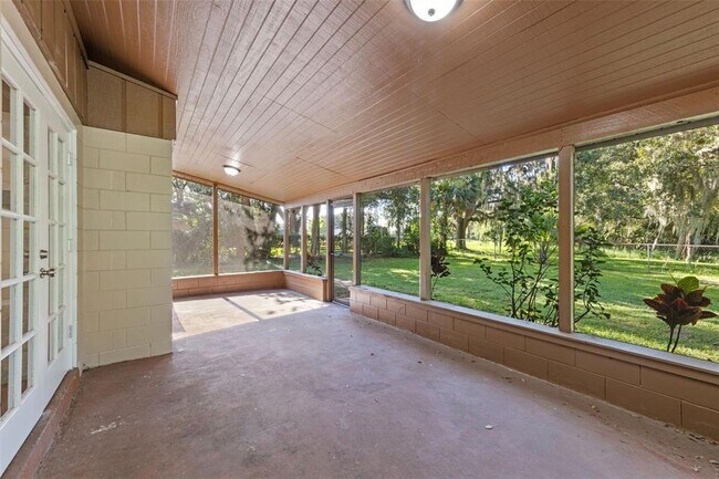Building Photo - 525 Garden Heights Dr
