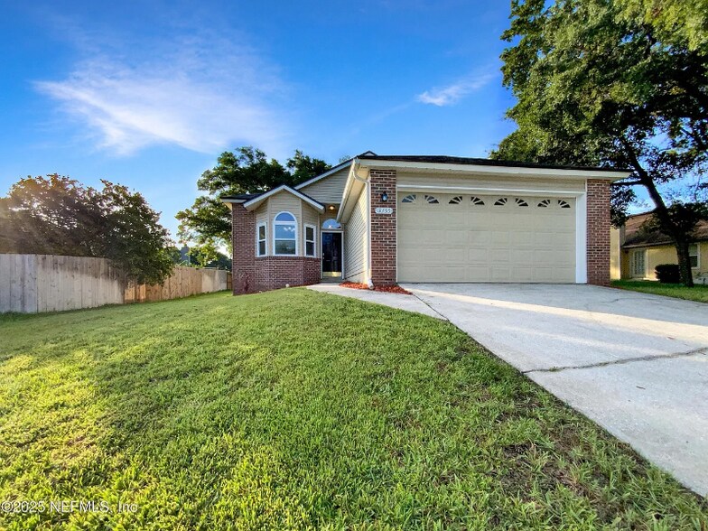 Building Photo - 3345 Millcrest Dr
