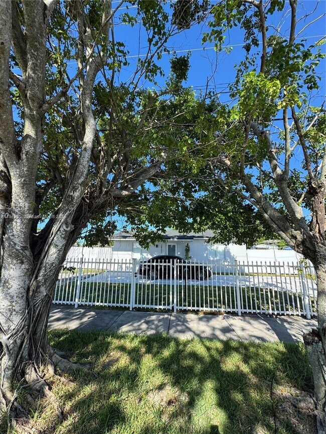 Building Photo - 18121 NW 32nd Ave