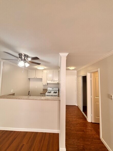 Building Photo - 5711 Camellia Ave