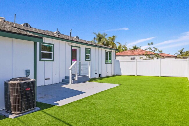 Building Photo - ***OPEN HOUSE - Friday 8/29 - 4-6pm***