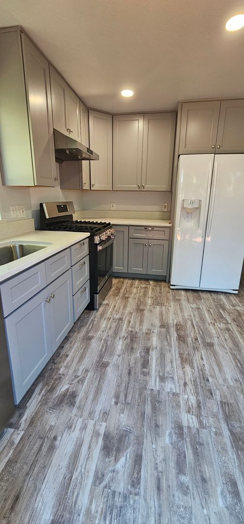 Building Photo - For Rent 3 bedroom 2 bath 2 car garage, Mi...