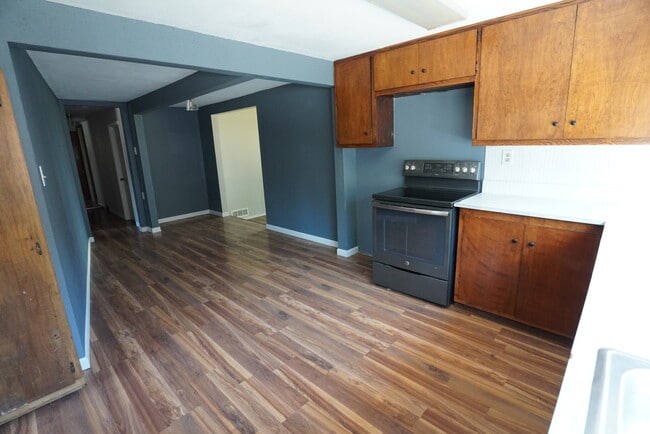 Building Photo - 4204 E 37th Ave