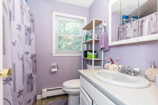 Building Photo - 5 Leon St