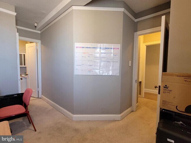 Building Photo - 2031 Locust St