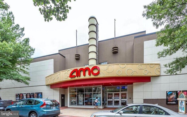 Building Photo - 3254 Valley Dr