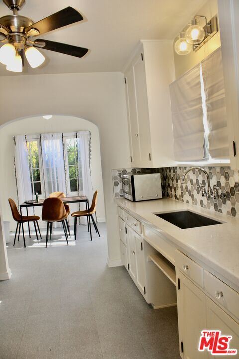 Building Photo - 495 N 8th Ave