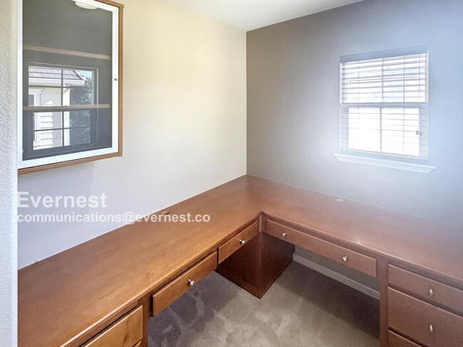 Building Photo - 246 W Recreo Way
