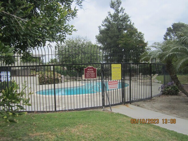 Building Photo - SPACIOUS 2 STORY CONDO