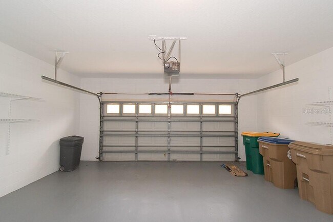 Building Photo - 1707 Golfview Dr