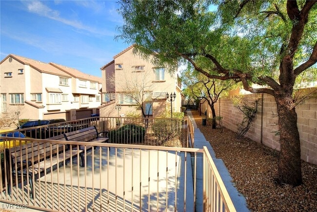 Building Photo - 8405 Tiger Woods Ave