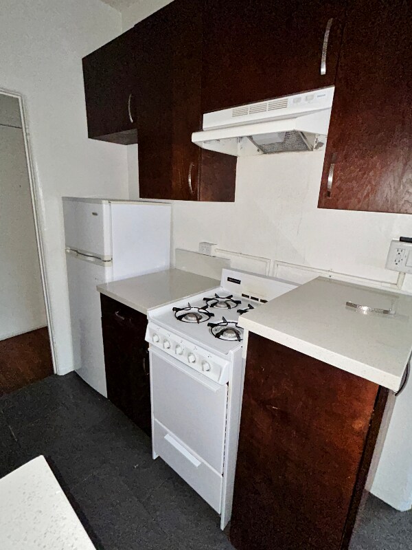 Building Photo - 1845 N Gramercy Pl