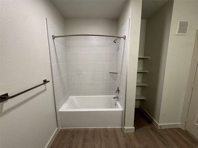 Building Photo - 6000 Jones Rd