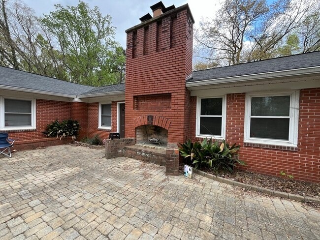 Building Photo - 1542 Monument Ave