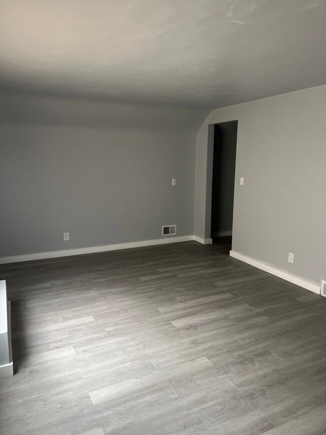 Building Photo - 1646 21st St