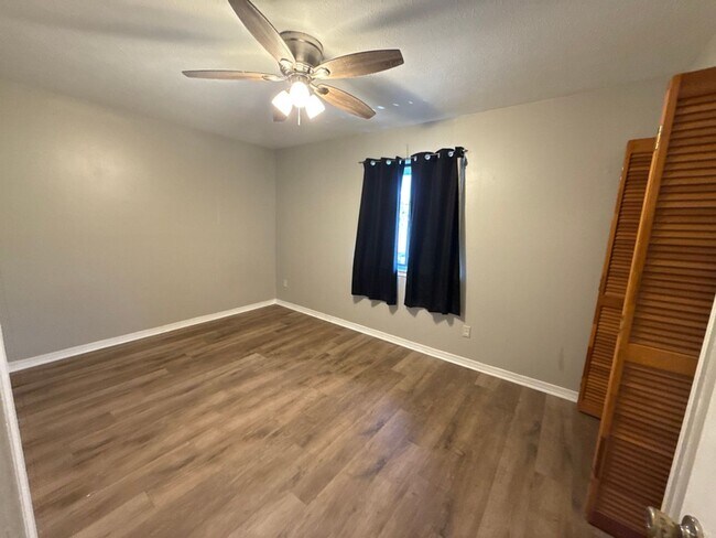 Building Photo - For Rent! Beautiful 2BA/1.5BR Townhome in Gulf Highlands!
