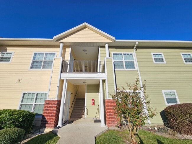 Building Photo - 2/2 ( Eagle Trace) Charming, updated townhome