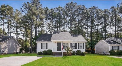 Building Photo - Chic & Comfortable 3-Bedroom Property Ready to Move In