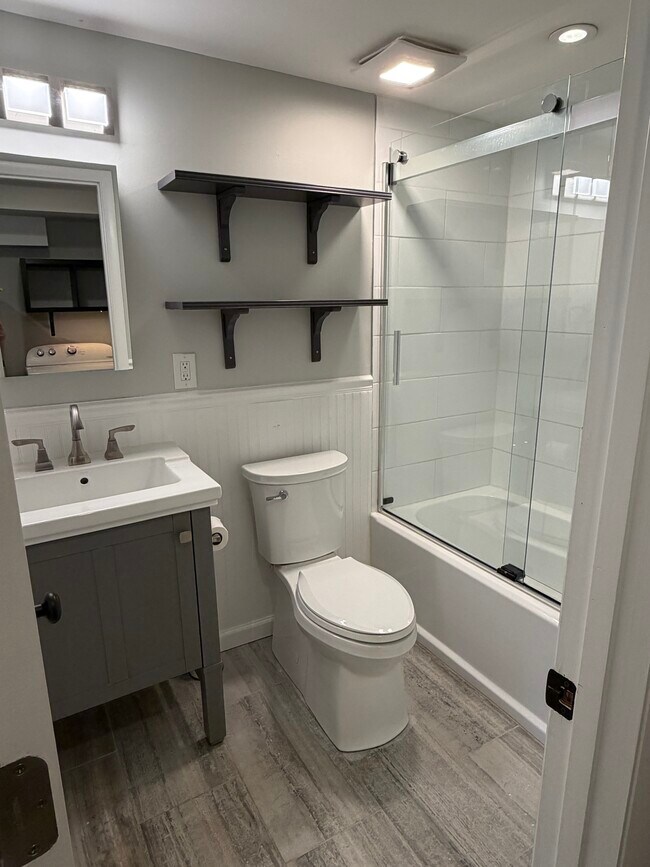 Building Photo - 4904 POWELL RD