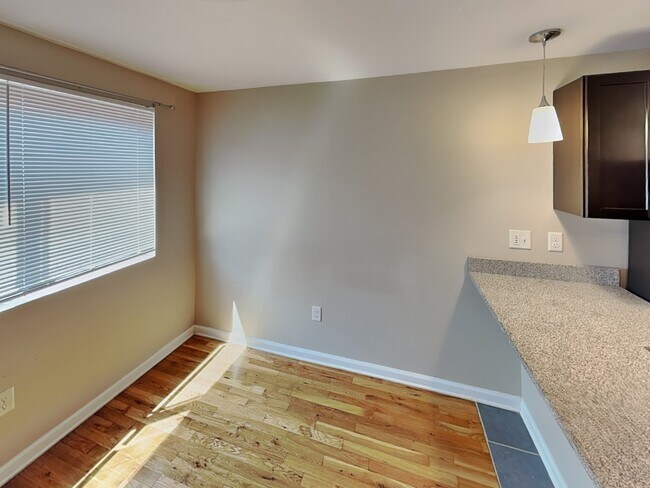 Building Photo - Lantern Square Apartments-B5