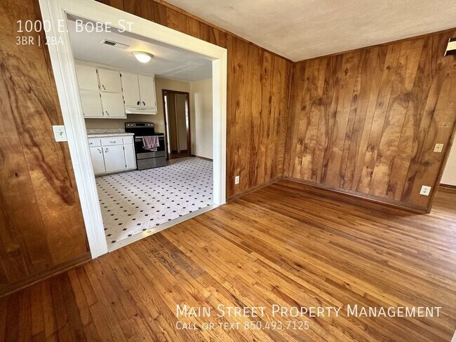 Building Photo - 1000 E Bobe St