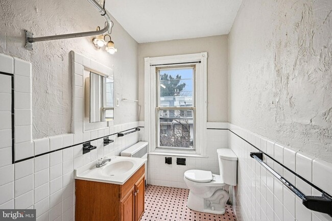 Building Photo - 201 N 59th St