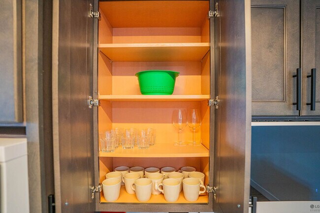 Building Photo - 6610 N 93rd Ave