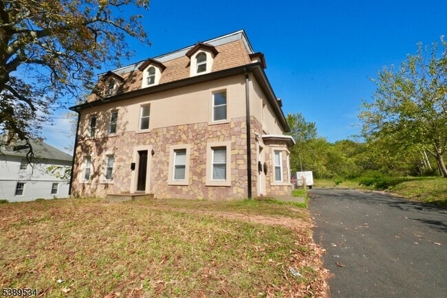 Building Photo - 236 W Mt Pleasant Ave