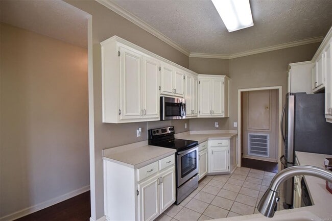 Building Photo - 1691 Rambling Brook Ln