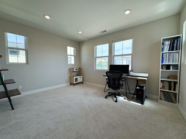 Building Photo - Solterra at Pacific Highlands Exceptional Residence & Schools