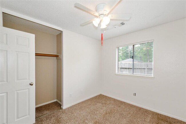 Building Photo - 17119 Kettle Creek Dr
