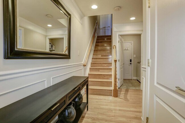 Building Photo - BEAUTIFUL 4 LEVEL TOWNHOME IN GERMANTOWN. 4 BEDROOM, 4.5 BATHS