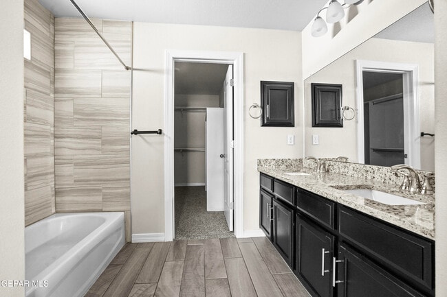 Building Photo - 12265 Desert Pine Ave