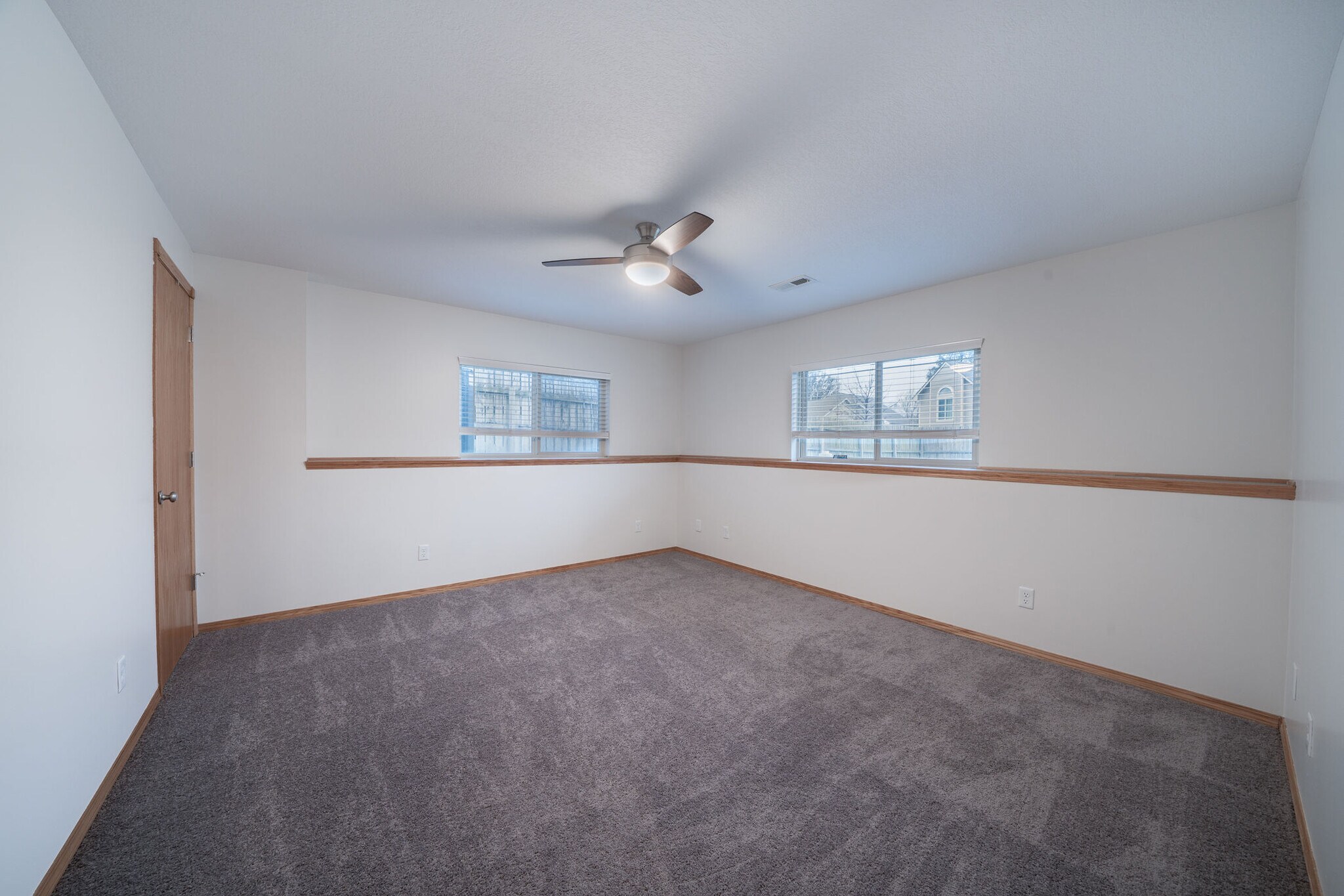 Building Photo - 1339 S Summit Rd