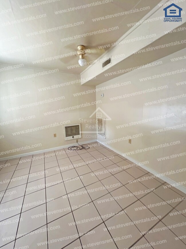 Building Photo - 620 Allie Ln