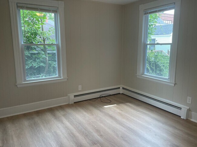 Building Photo - 38 Graham St