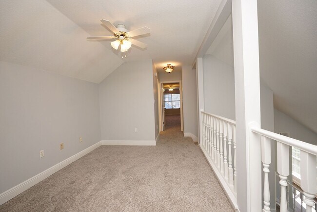 Building Photo - Spacious 5-Bedroom Home in Gated Parkwood ...