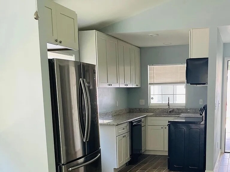kitchen - 4927 Billy Direct Ln