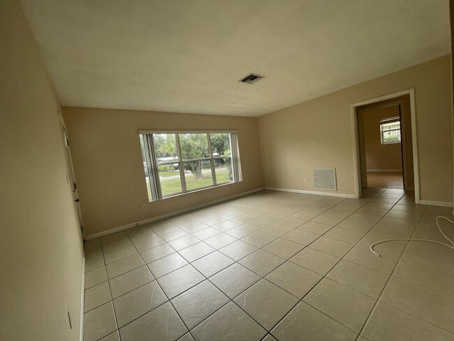 Building Photo - 177 E Laila Dr