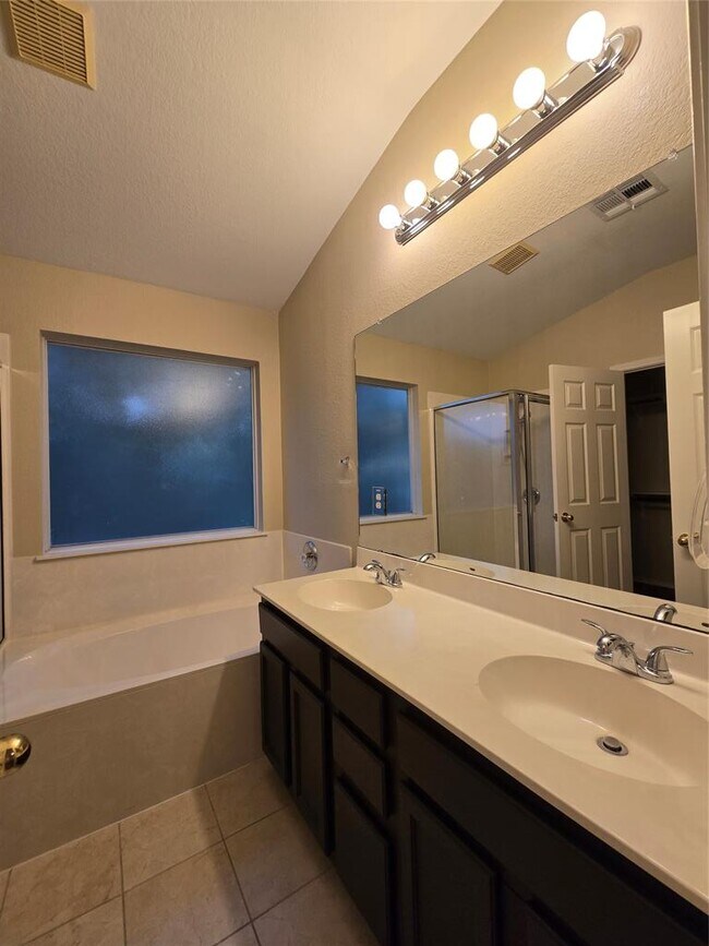 Building Photo - 8309 Dulac Dr