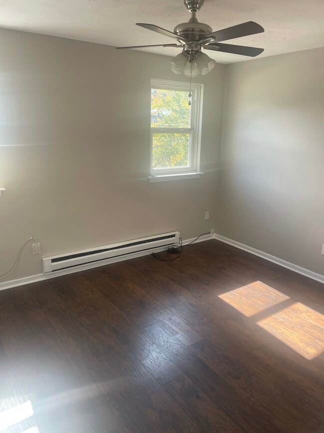 Building Photo - 700 Tara Dr