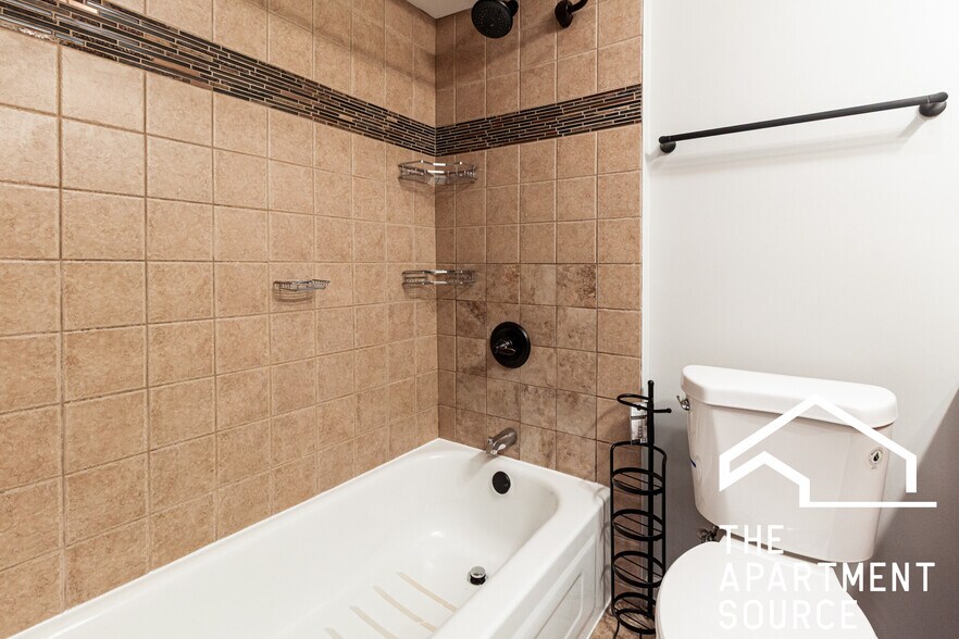 Building Photo - 752 W Gordon Ter